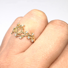 Oval 7x5mm Vine Design Ring Semi Mount in 14K Yellow Gold with Diamond Accents