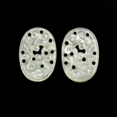 CARVED MOTHER OF PEARL 28.70 CARAT OVAL SHAPE 30X21X2MM