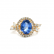 Ceylon Sapphire Oval  3.61 Carats Ring In 14K Yellow Gold  With Accented Diamonds
