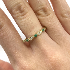 Colombian Emerald Round 0.17 Carat Ring Band in 14K Yellow Gold with Accent Diamonds (RG0621)