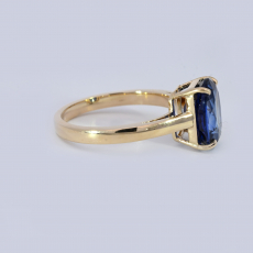 Nigerian Blue Sapphire Oval Shape 3.57 Carat Ring In 14K Yellow Gold