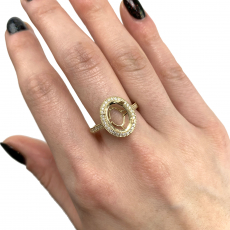 Oval 11x8mm Ring Semi Mount  in 14K Yellow Gold With Accent Diamonds (RG4183)