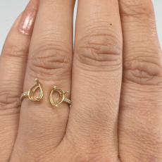 Pear Shape 7x5mm Ring Semi Mount In 14K Yellow Gold With accented Diamonds