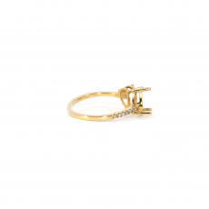 Pear Shape 7x5mm Ring Semi Mount in 14K Yellow Gold with Diamond Accents