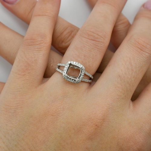Cushion 7.5mm Ring Semi Mount In 14k White Gold With White Diamonds