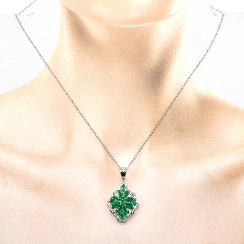 Emerald Oval 2.79 Carat Pendant In 925 Sterling Silver