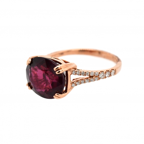Raspberry Garnet Oval 6.02 Carat Ring With Diamond Accent In 14k Rose Gold
