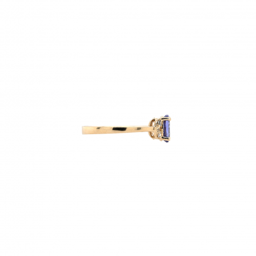 Tanzanite Oval 0.93 Carat Ring with Accent Diamonds in 14K Yellow Gold