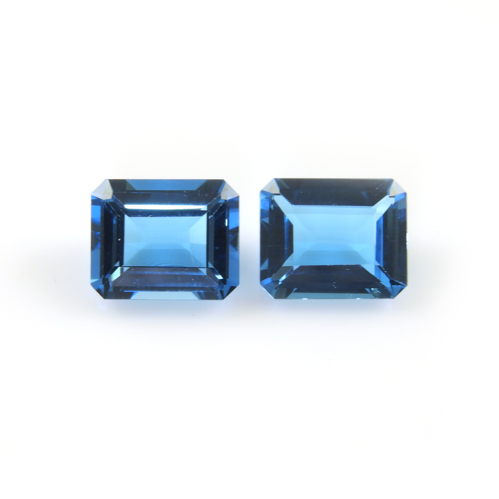 Swiss Blue Topaz Gemstone 8-10 Carat/15mm 100% Natural Emerald Cut AGI Certified 